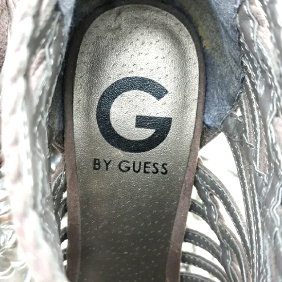 EUC GUESS HEELED SANDALS - Picture 5 of 9